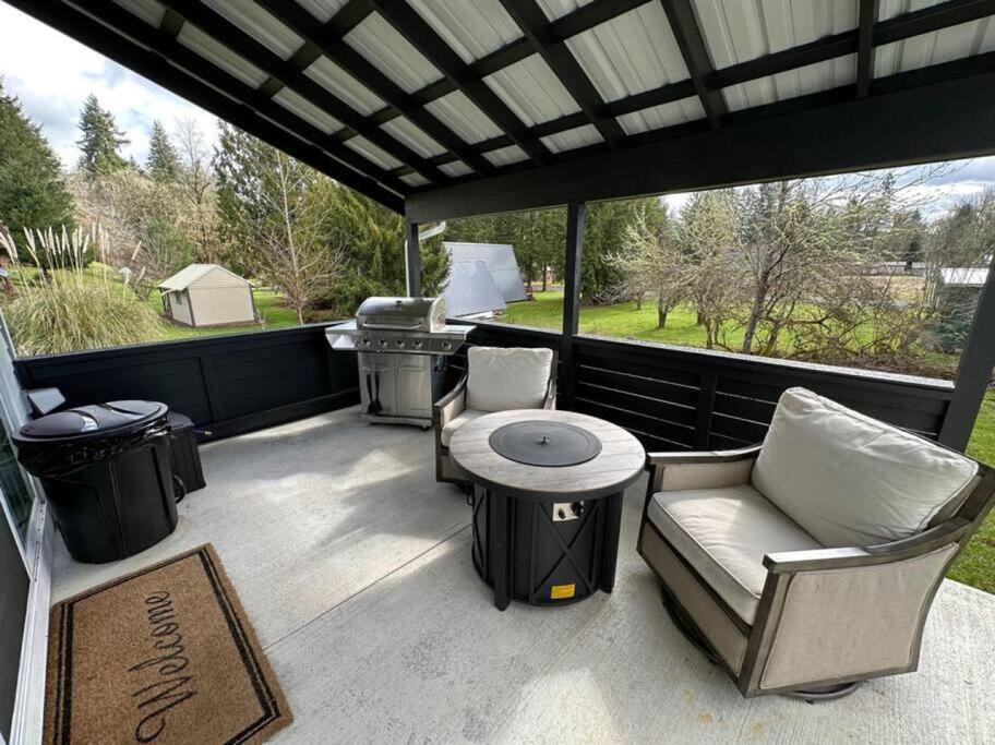 Romantic Cozy Cabin Walk To Lake Hot Tub Bikes Kayaks Grill Onalaska Eksteriør billede