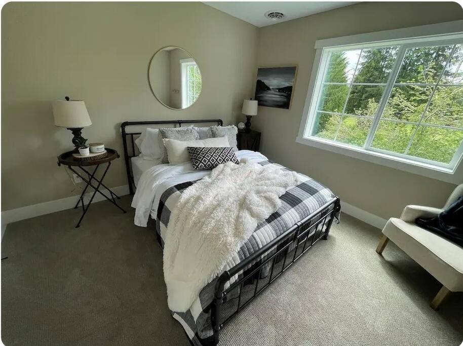 Romantic Cozy Cabin Walk To Lake Hot Tub Bikes Kayaks Grill Onalaska Eksteriør billede