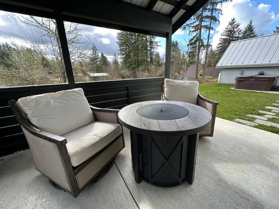 Romantic Cozy Cabin Walk To Lake Hot Tub Bikes Kayaks Grill Onalaska Eksteriør billede